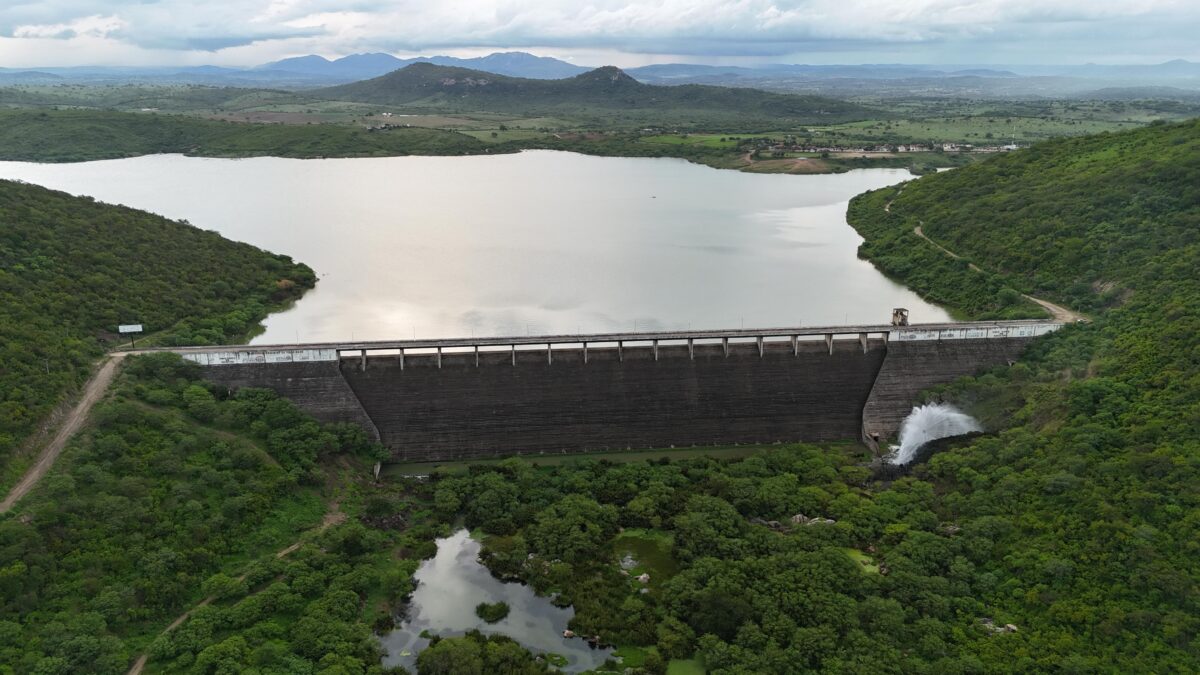 Açude Acauã atinge 69% da capacidade total e chega ao maior volume em seis anos