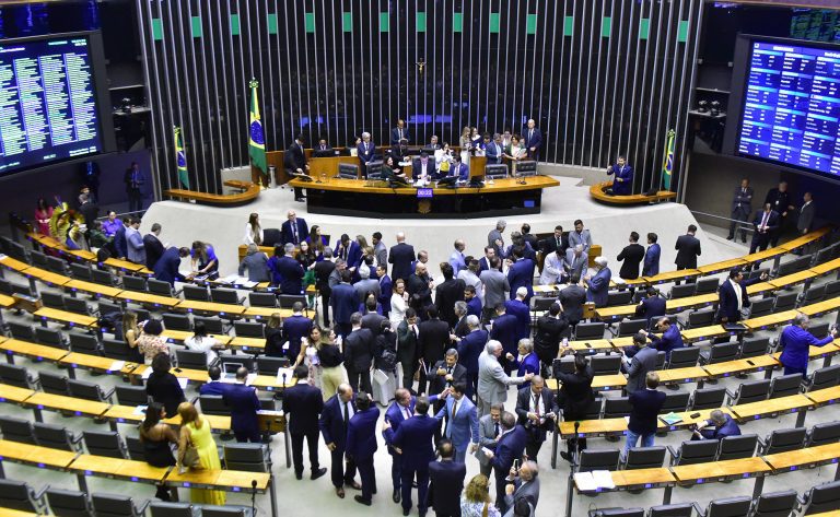 Nikolas, Kataguiri e João Campos: políticos jovens miram PEC que quer diminuir idade mínima para Senado e Presidência